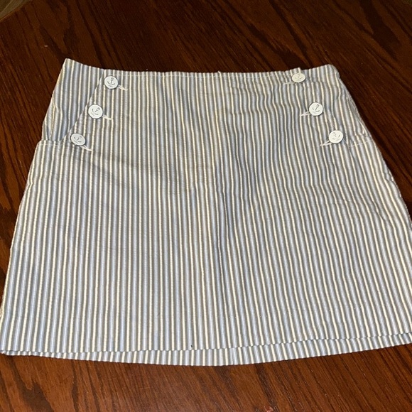 Tommy Hilfiger skirt size 4 white and blue stripes sailer front buttons - Picture 1 of 4